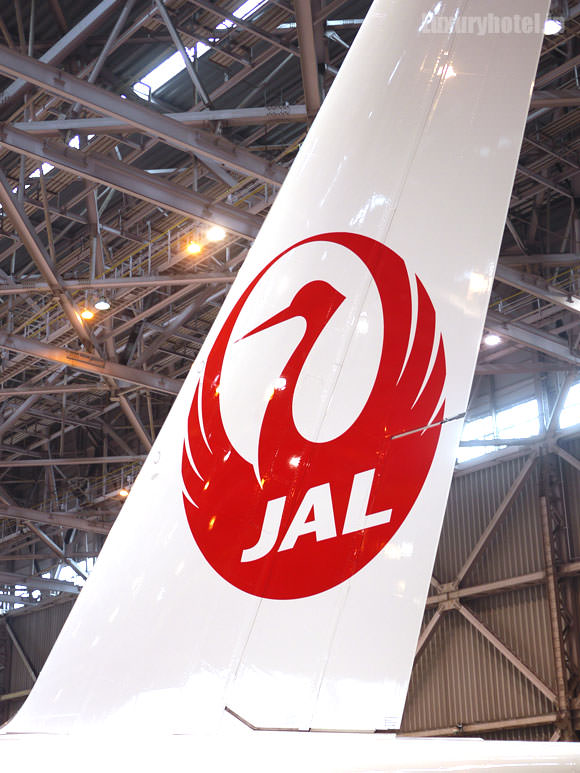 JAL 777新シート体験会　機体画像　尾翼の鶴丸マーク