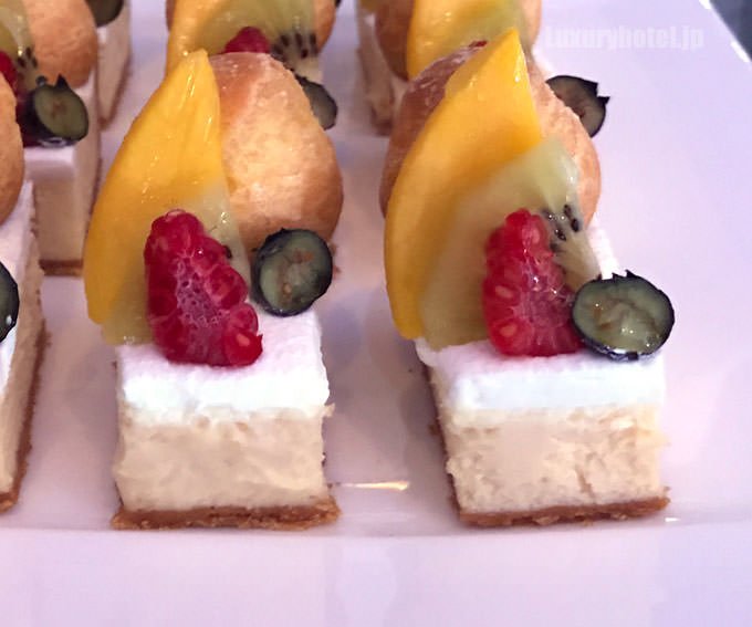 リコッタフルーツタルト　断面図