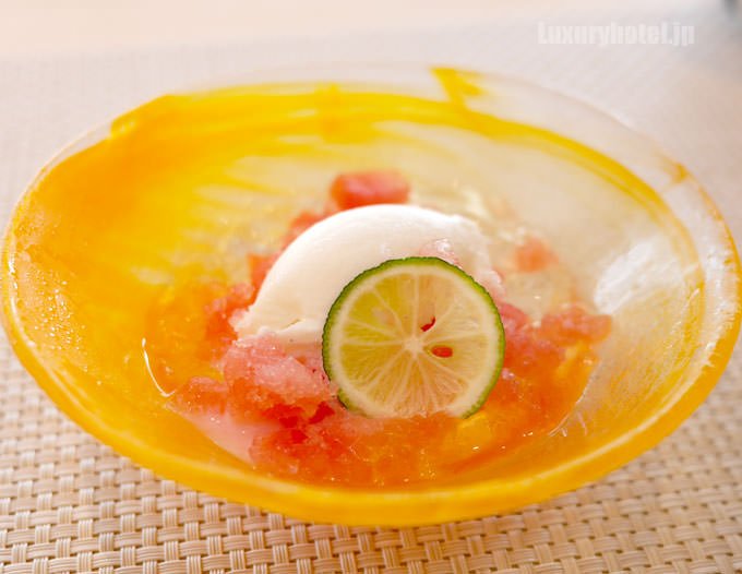 杏仁のアイスクリーム